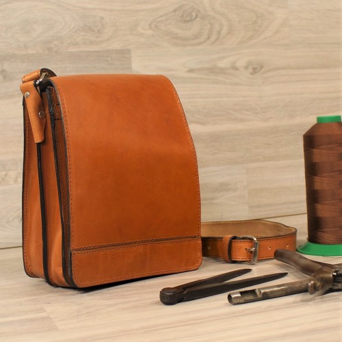 Leather crossbody bag for Men, small size